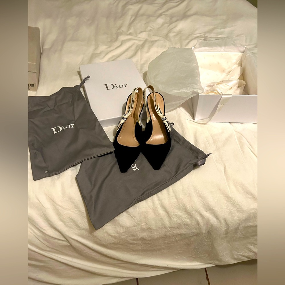 Dior Pumps. The perfect shoe for work or cocktails. These shoes are a statement!